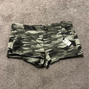 Express shortie shorts Size 8